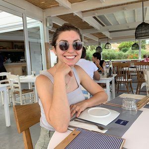 Meet your Posher, Hannah